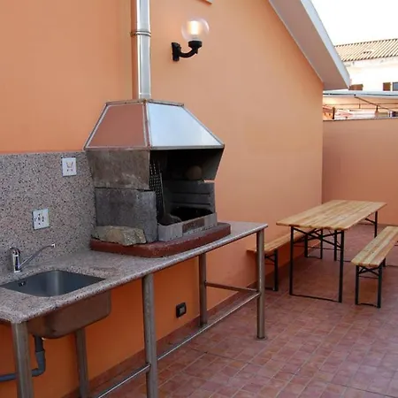 Grazioso Con Terrazzo In Posizione Centralissima A C135 *