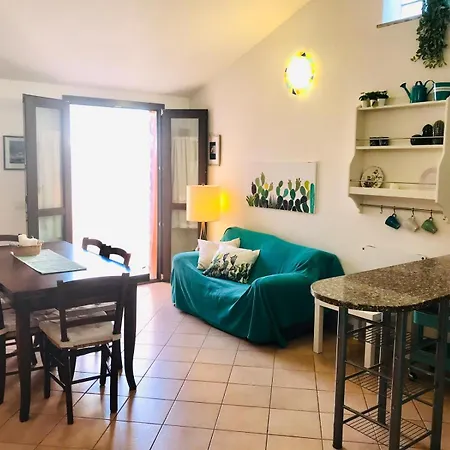 Grazioso Con Terrazzo In Posizione Centralissima A C135 Apartment